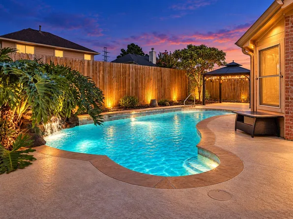 310 Cedar Lake Dr, League City, TX 77573