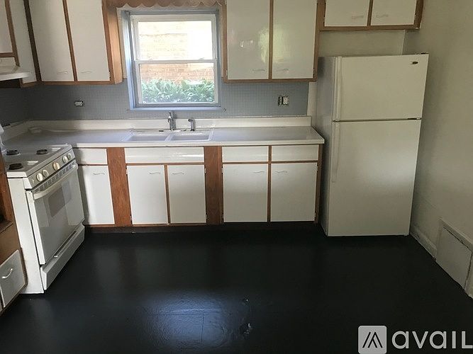 2nd image of 4400 Saint Charles Rd #2