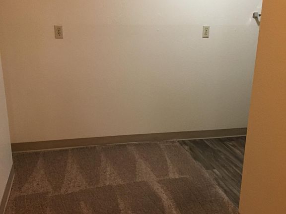 4th image of 4235 12th Ave NE APT 103