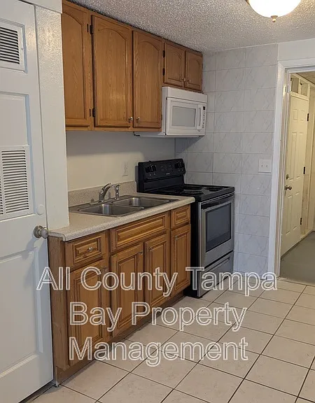 2204 Irene St #B — Photo 5