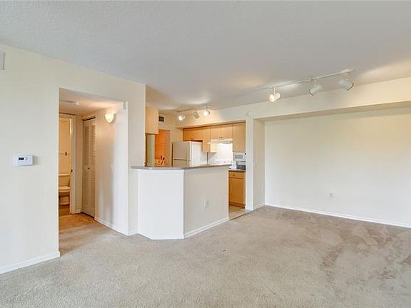 3rd image of 704 Villa Cir