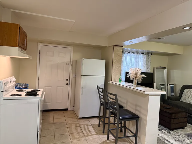 14 Halleck St #1 — Photo 2