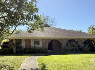 2102 Wildwood Dr, Brewton, AL 36426