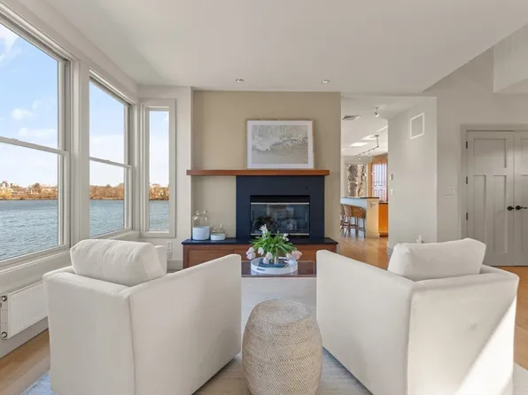 104 Spy Pond Pkwy, Arlington, MA 02474