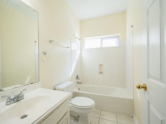 2nd image of 12214 Lakewood Glen Ct