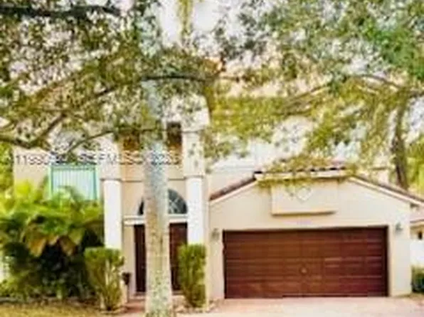 1040 NW 185th Ave, Pembroke Pines, FL 33029