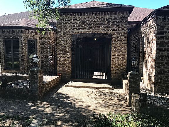 4th image of 1770 Moonlight Dr