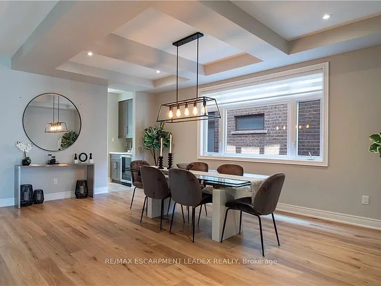 19 Secinaro Ave — Photo 5