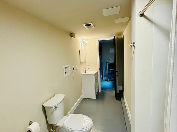 5th image of 605 Price St #B