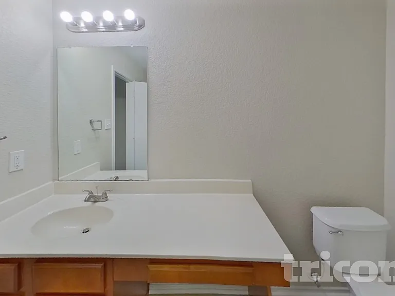 5423 Sabine Ln — Photo 8