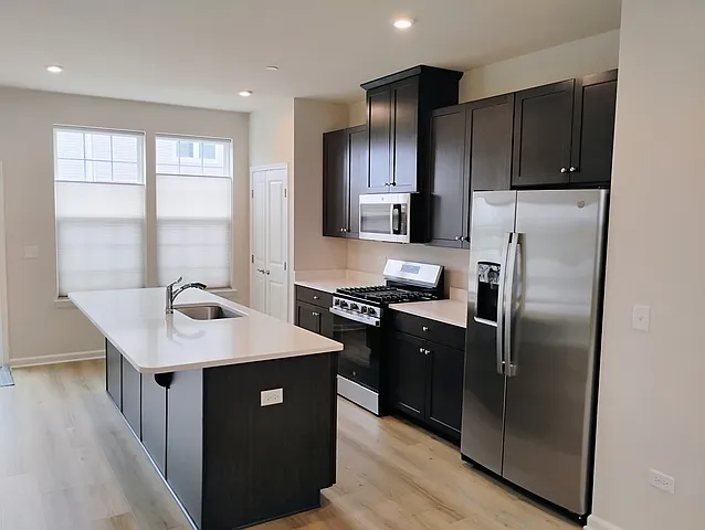 936 Jenkins Ct — Photo 5