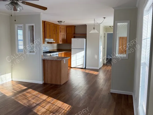 64 Alflo Cir, Schenectady, NY 12302