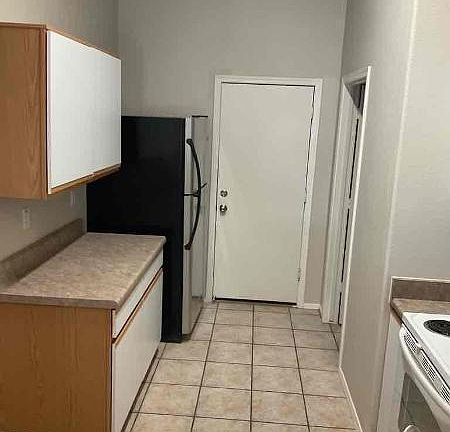4th image of 13806 W Young St