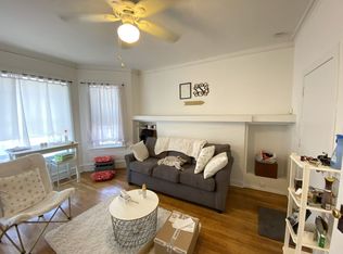 Broadview Terrace, Chicago, IL 60613