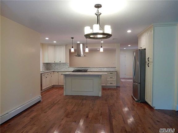 5th image of 31 New Jersey St