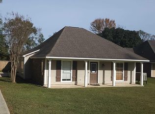 13417 Meadow Crossing Dr, Walker, LA 70785