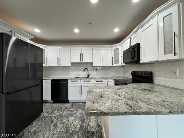 614 Fairview Ave, Fairview Boro, NJ 07022