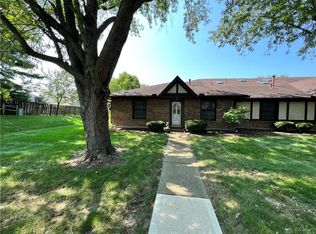 736 Pine Needles Dr, Dayton, OH 45458