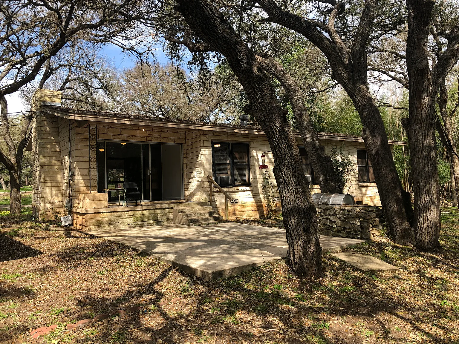 3 bed, 1225 sqft, $1,950 — Photo 1