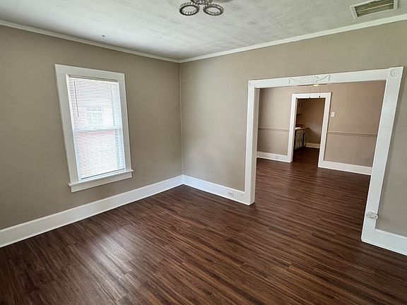 2nd image of 3644 Faxon Ave