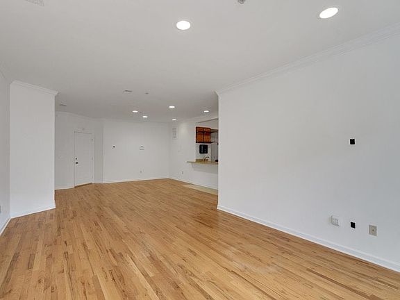 5th image of 510 Monroe St APT 201