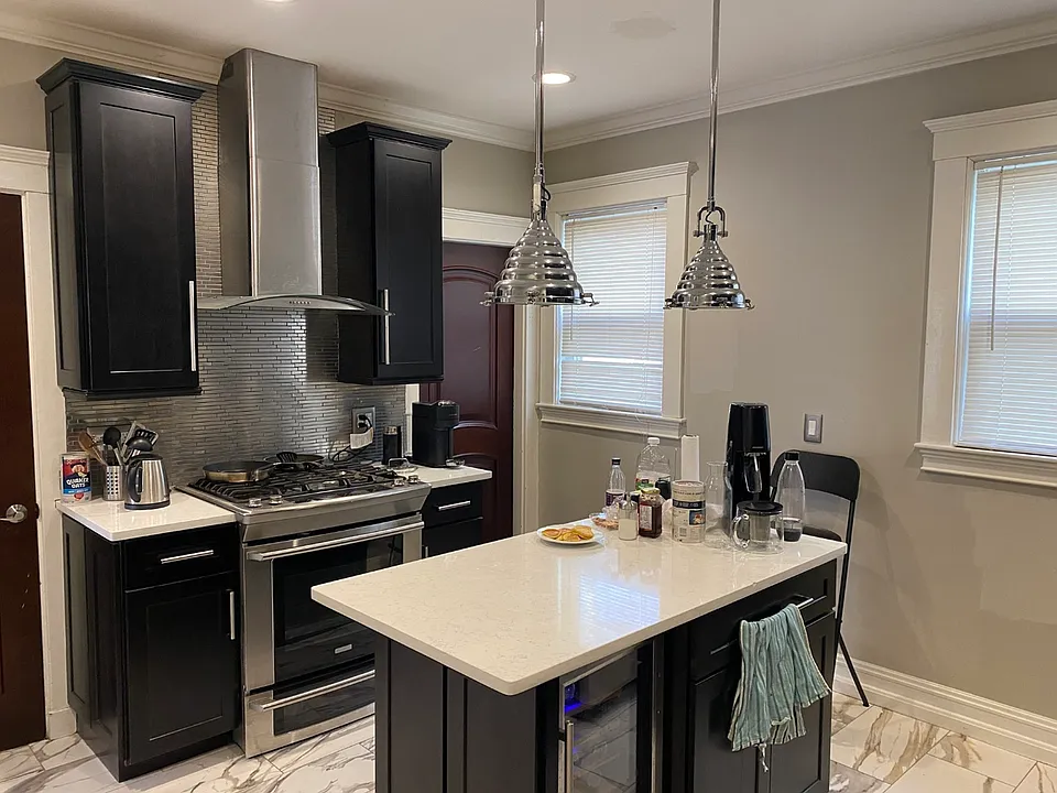 19 Pleasant St #10