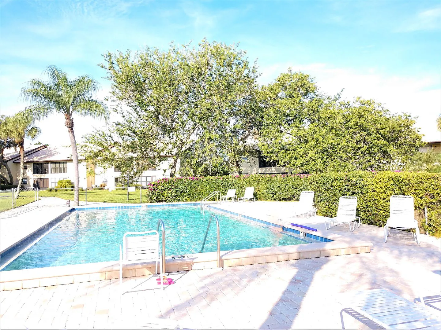 Seasonal Short-Term 2-Bedroom 2-Bath 2nd Floor Condo Located at Mission Lakes! — Photo 2
