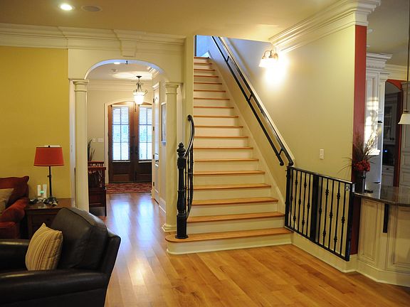 3rd image of 4573 W Woodlawn Cir