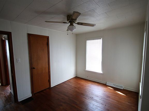 5th image of 404 Indiana Ave