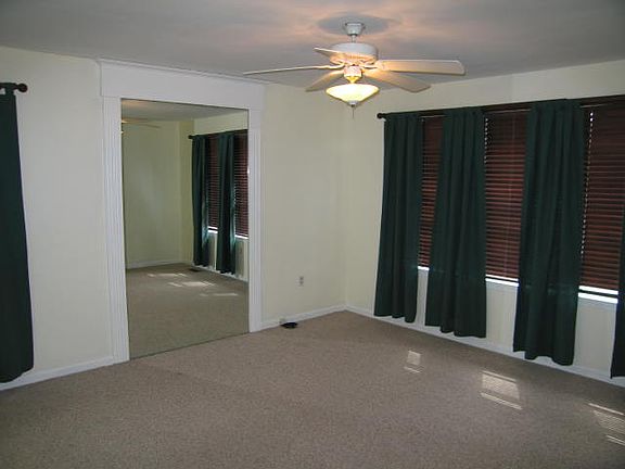 5th image of 906 Berwick Dr