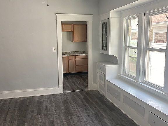 4th image of 10712 Bryant Ave