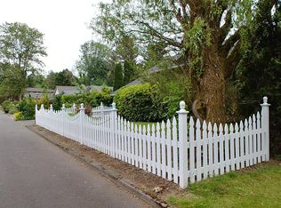 5724 SW Seymour Ct, Portland, OR 97221