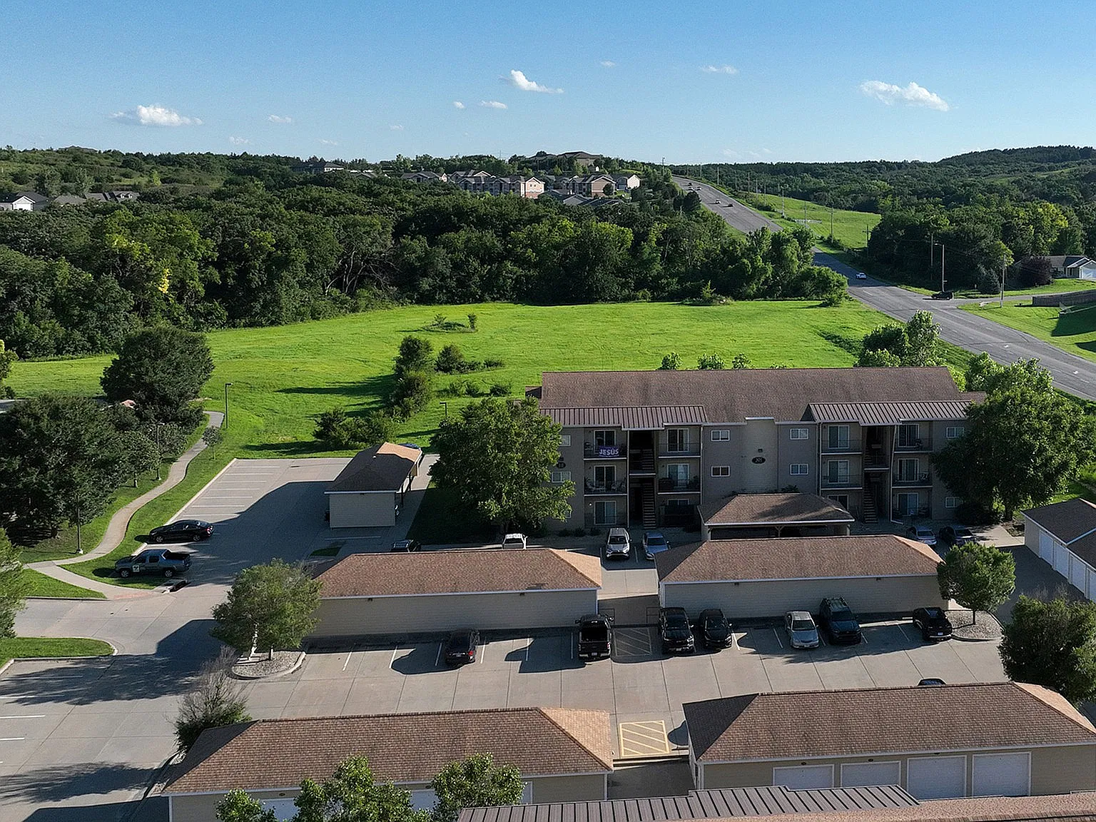 Scenic Woods Apartments — Photo 2