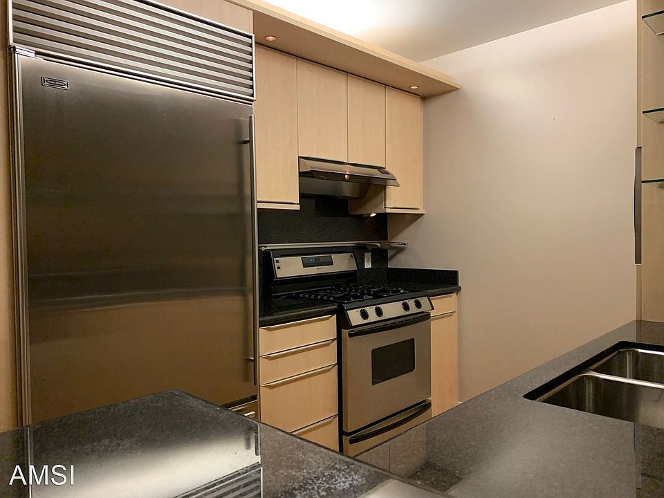1st image of 239 Brannan St Unit 6C