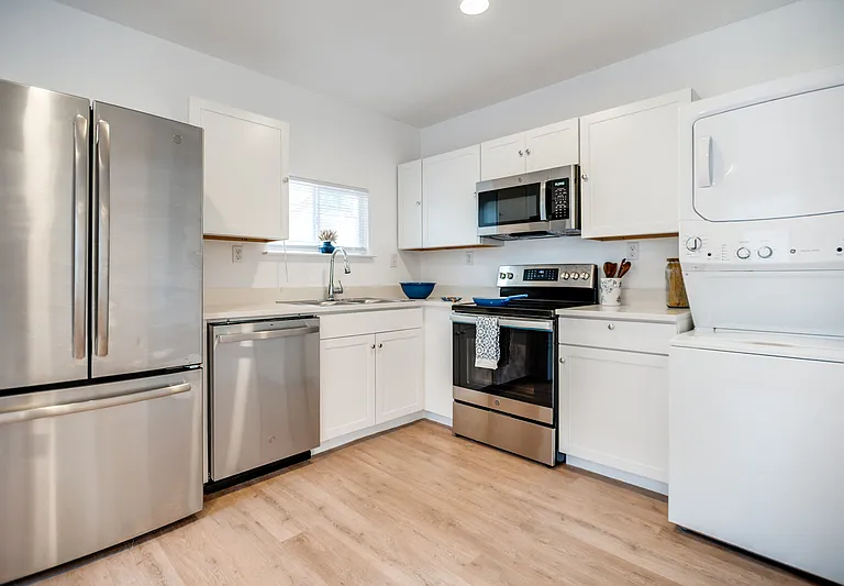 905 W Abram St #4 — Photo 2