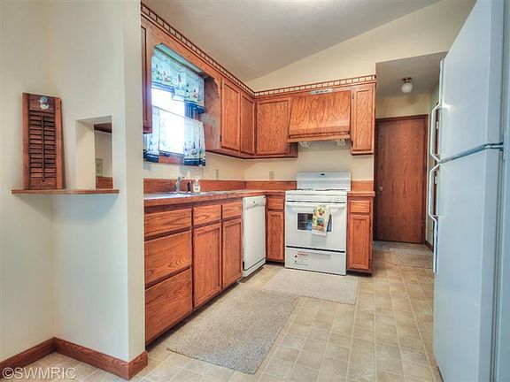 3rd image of 140 N 168th Ave