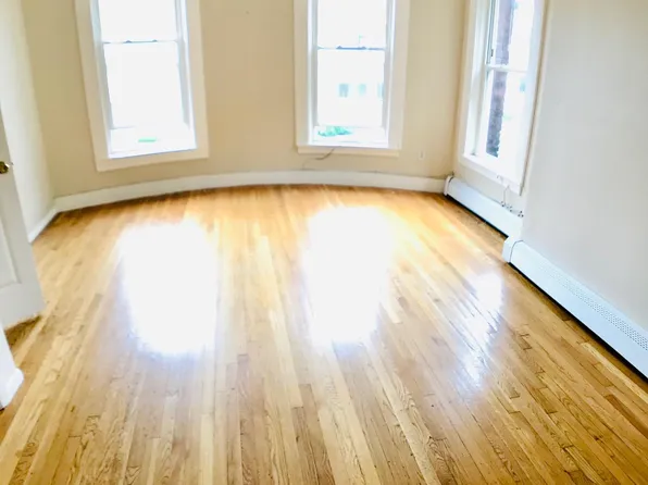 68 Chatham St APT 3, Worcester, MA 01609