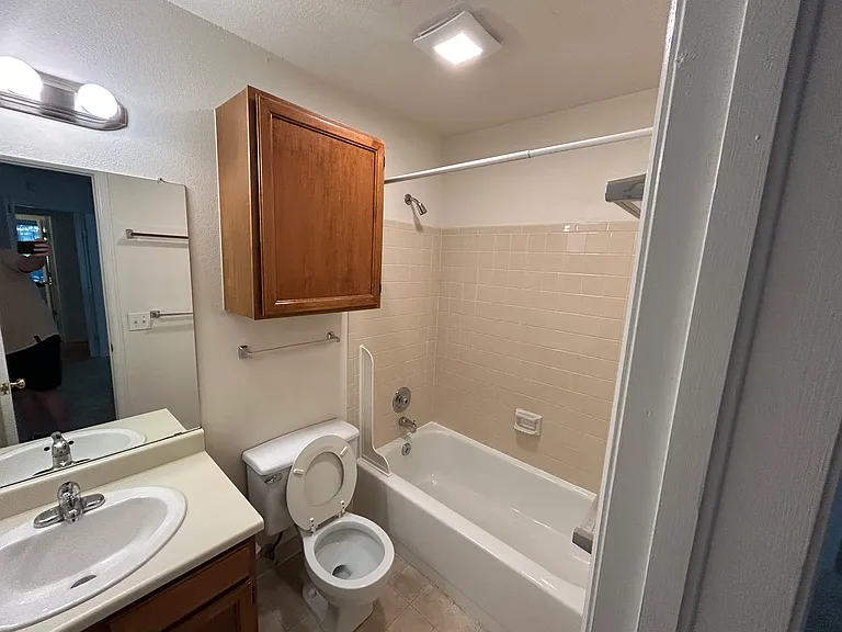 4823 White Rock Cir #E — Photo 7