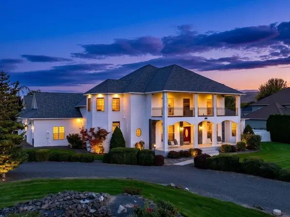5601 Glenbrook Loop, West Richland, WA 99353