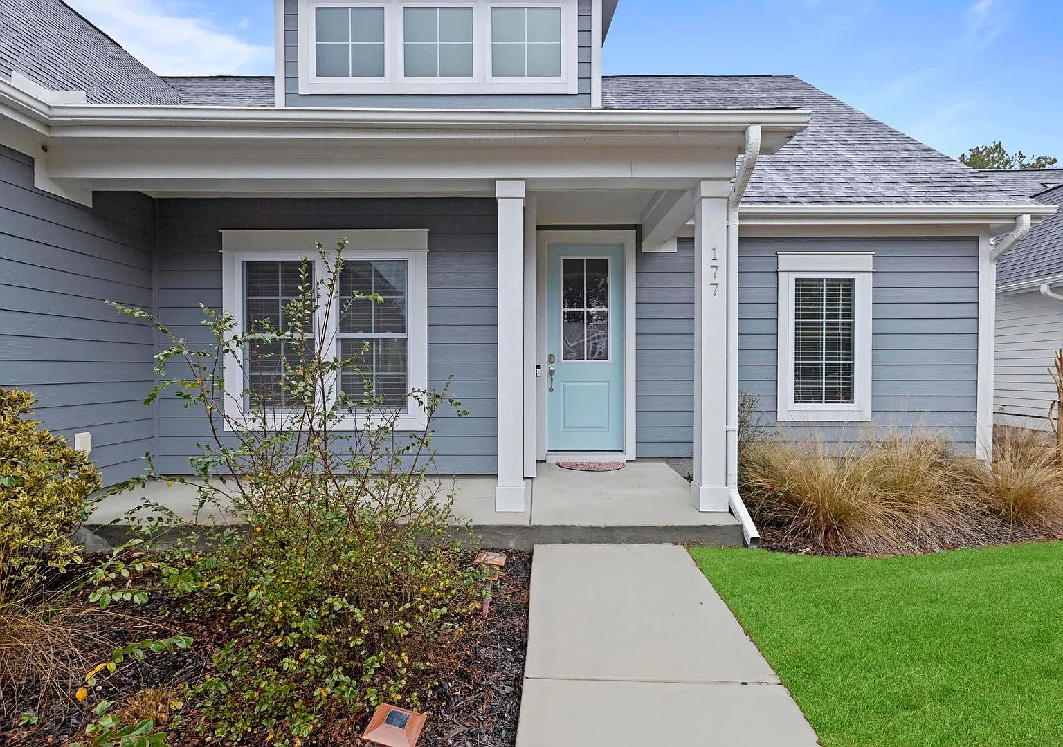 Beautiful Home Available with Tons of Upgrades! — Photo 2
