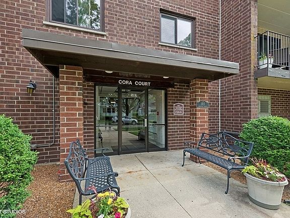 2nd image of 1491 Ashland Ave APT 6SW