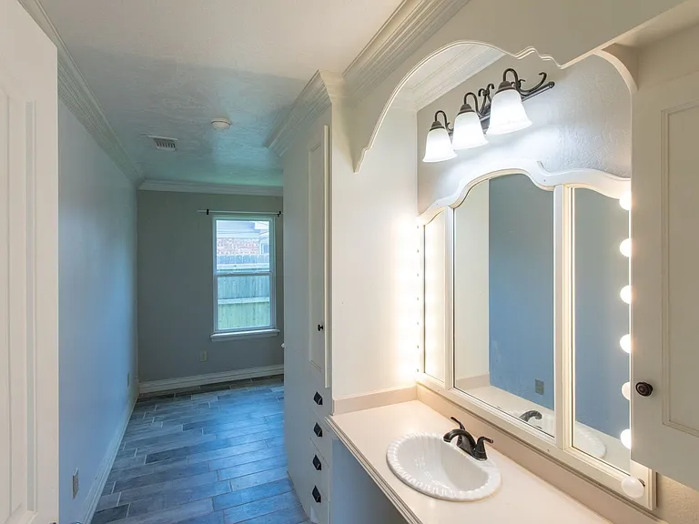 1803 Midwestern Pkwy — Photo 26
