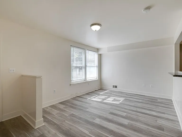 4007-4011 Aspen St — Photo 5