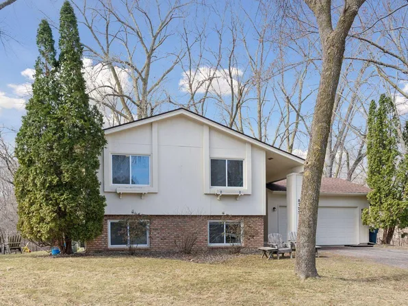8775 Darnel Rd, Eden Prairie, MN 55344