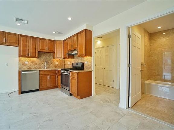 3rd image of 2848 W 15th St #3A
