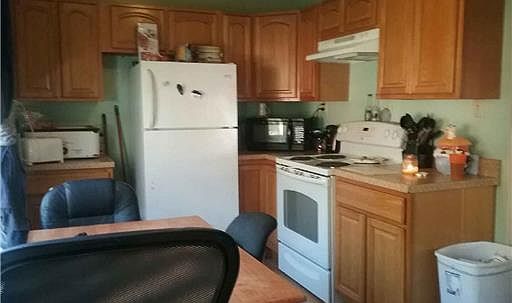 4th image of 3411 Randall Ave