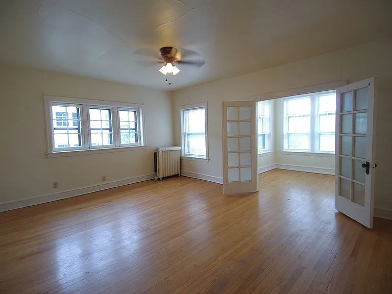 2563 N Farwell Ave — Photo 3