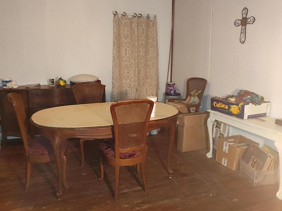 3rd image of 318 N Magnolia Ave