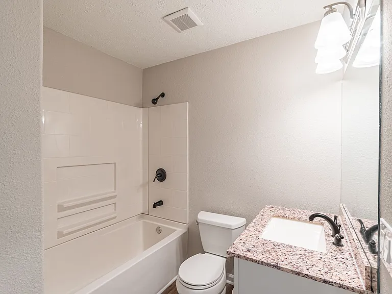 1115 Washington Ave — Photo 24