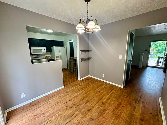 3rd image of 3003 Joann Ave